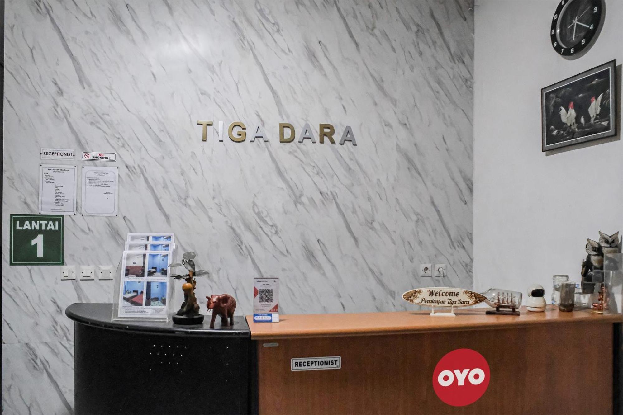 Oyo 93117 Penginapan Tiga Dara Джаяпура Екстер'єр фото
